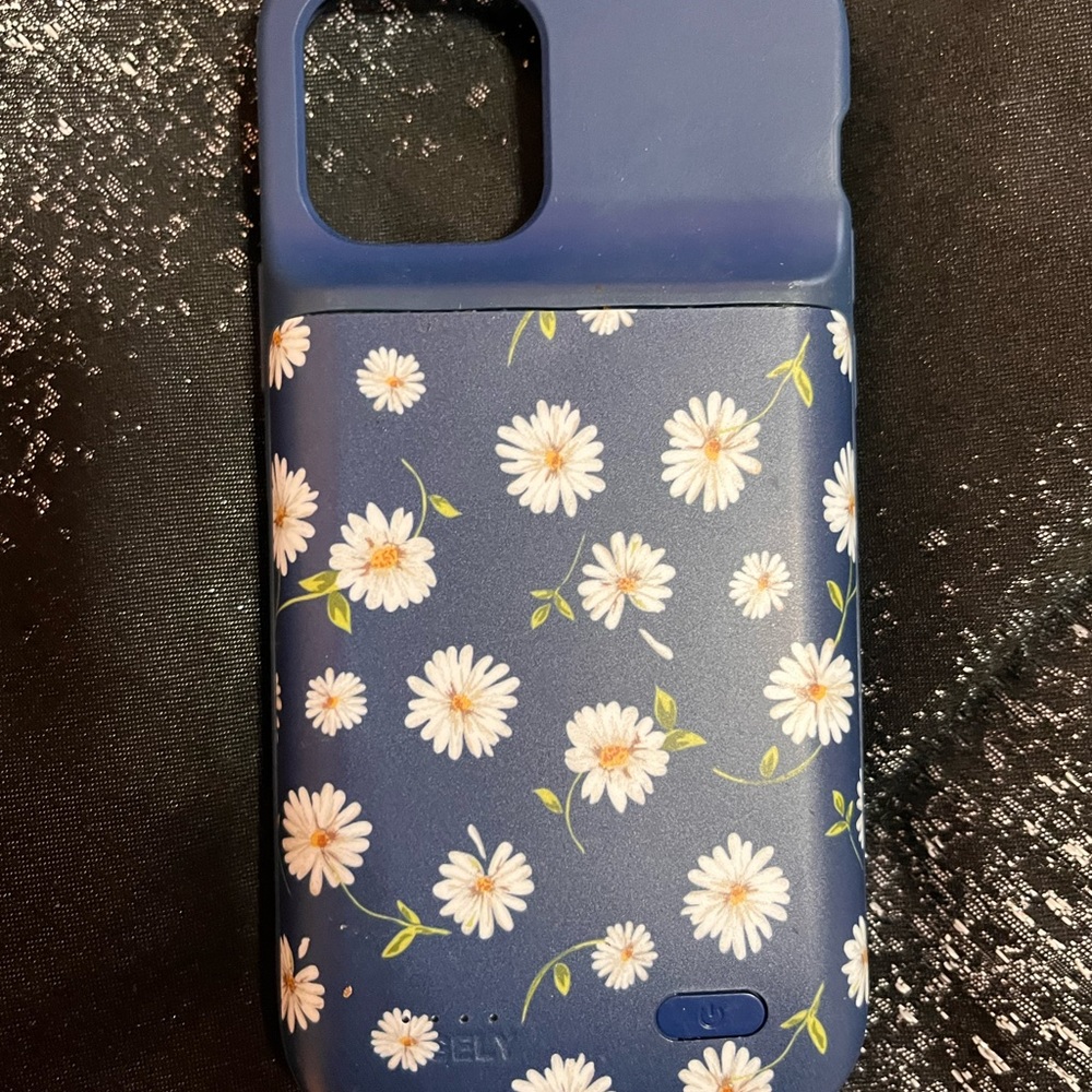 Casely 2.0 charging case iPhone 12 -opened one